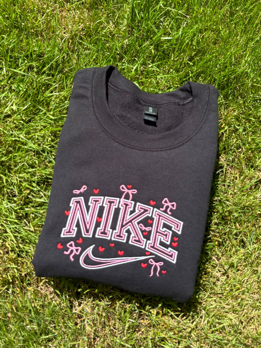 Bows and Hearts Embroidered Crewneck Black